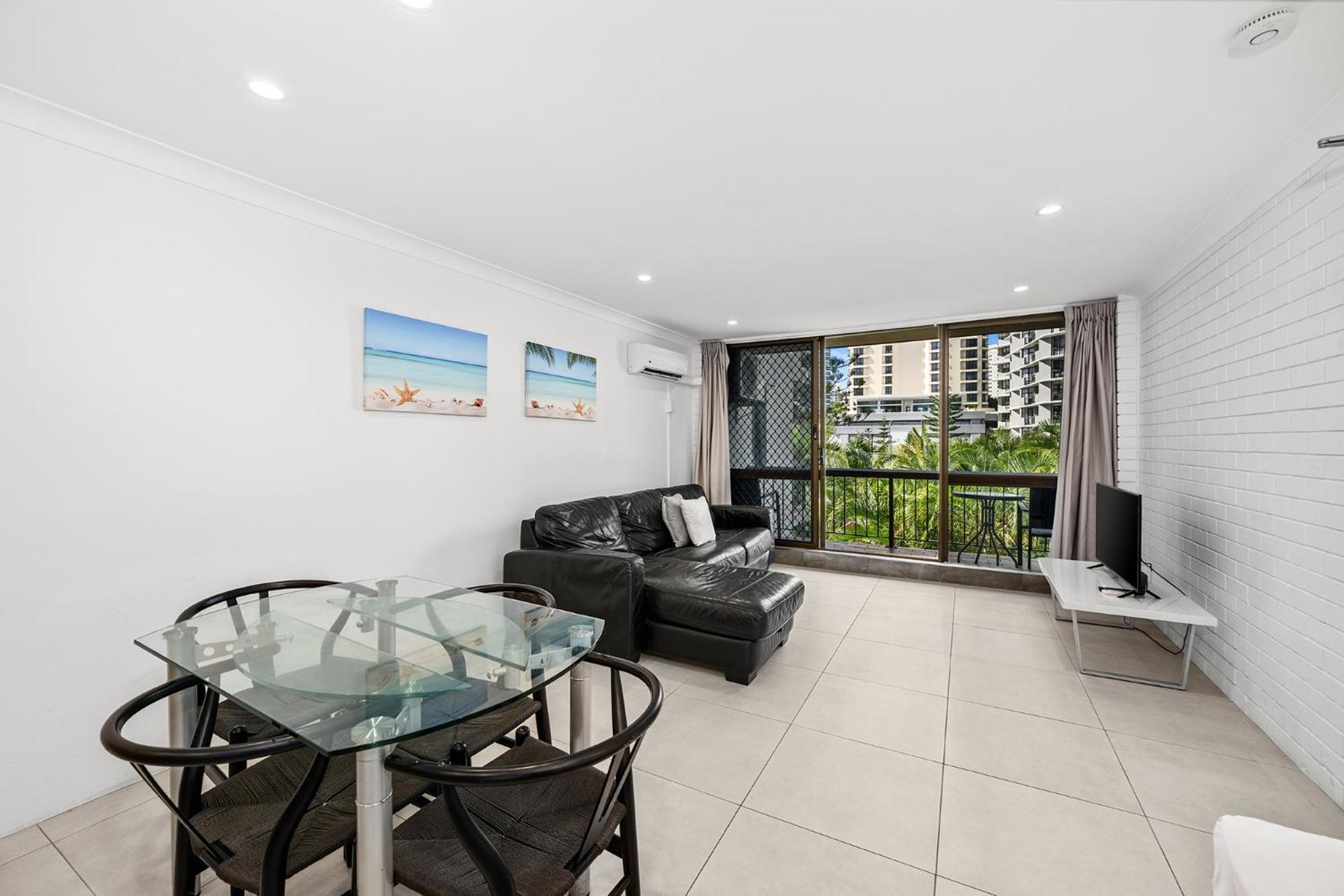 Surfers Paradise- Meters From The Beach! Gold Coast Exterior photo